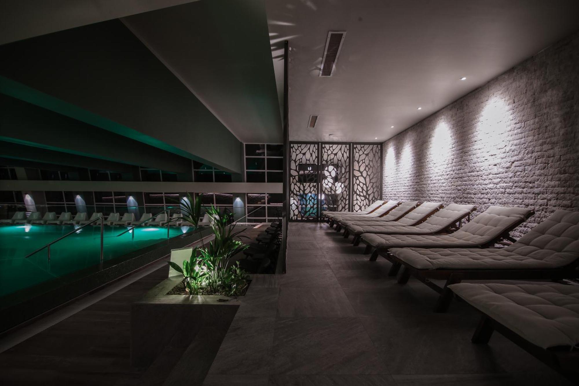 Bacolux Afrodita Resort&SPA, Herculane Băile Herculane Exterior foto