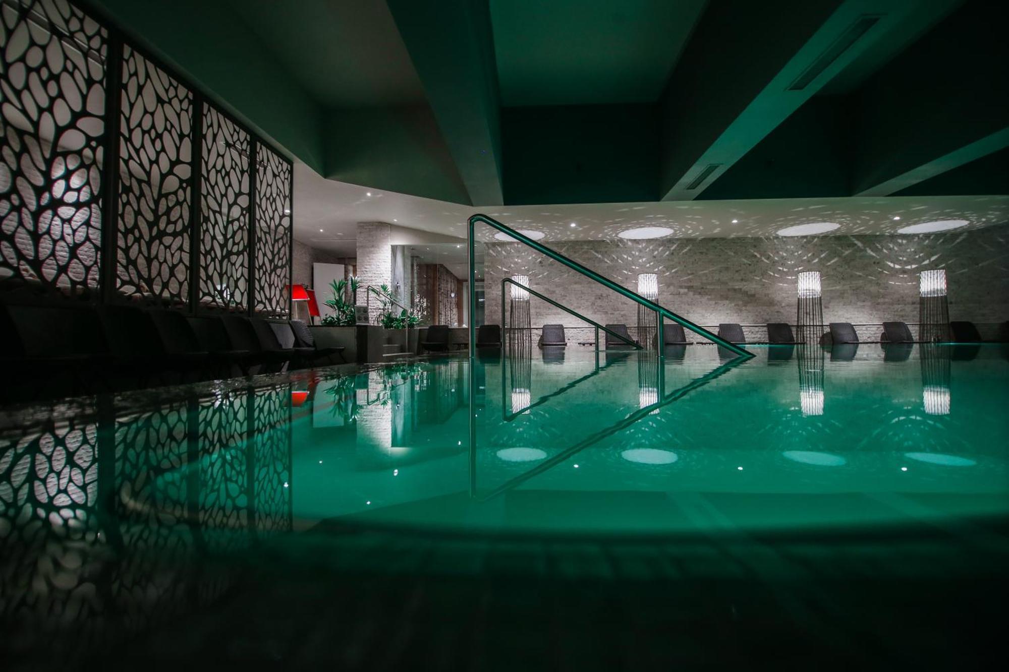 Bacolux Afrodita Resort&SPA, Herculane Băile Herculane Exterior foto