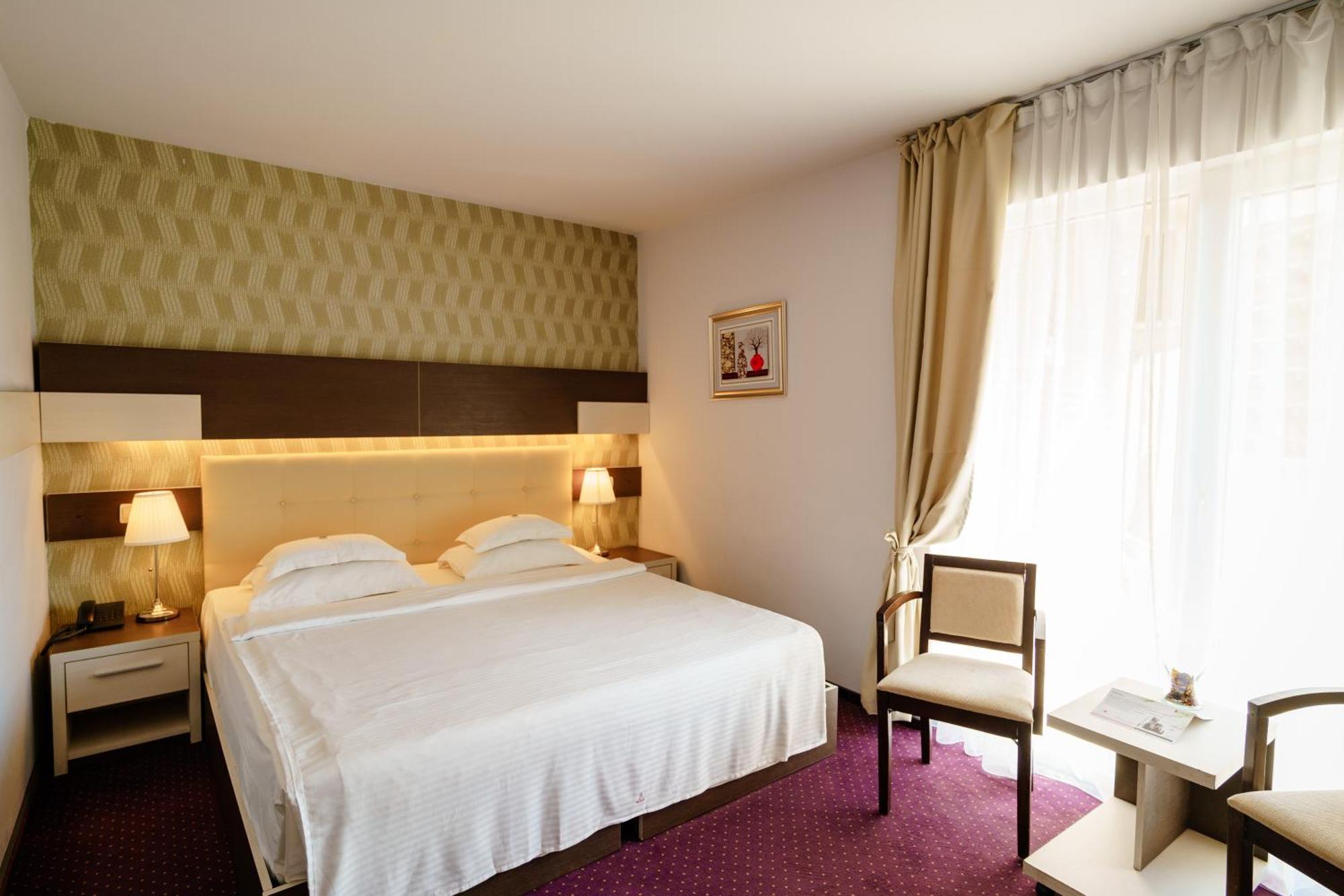 Bacolux Afrodita Resort&SPA, Herculane Băile Herculane Exterior foto